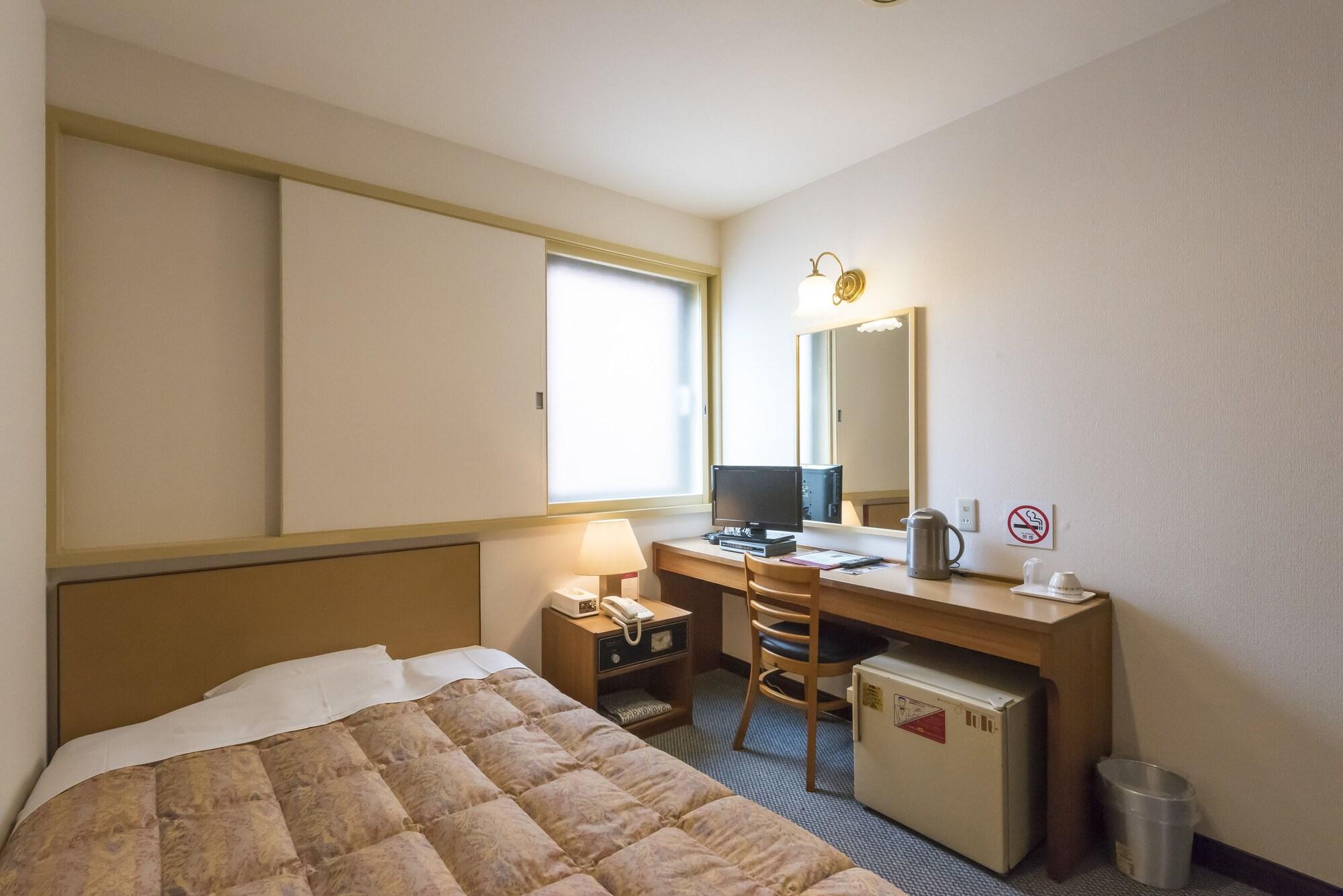 Oka Kanazawa